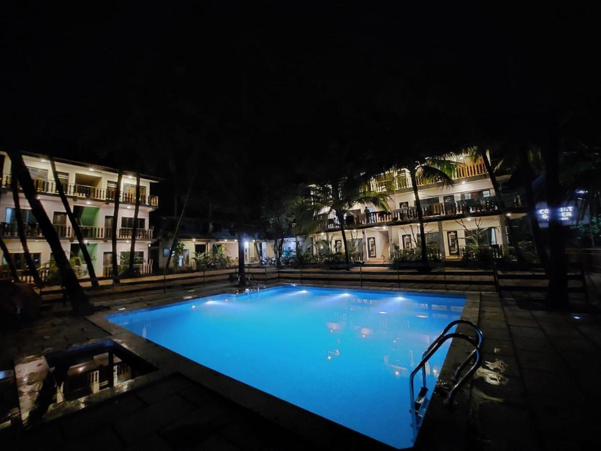 Coconut Garden Beach House Mālvan Exteriör bild